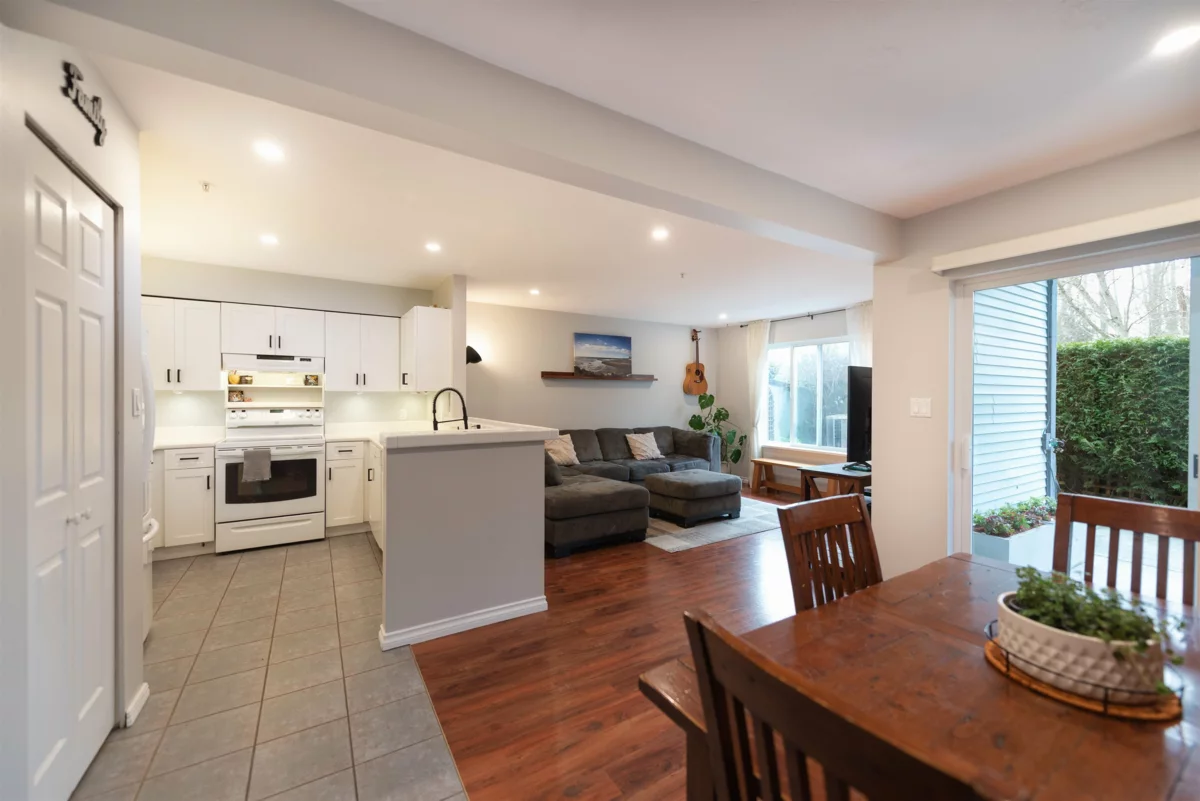 Family Room Photo of 111 5711 Ebbtide Street, Sechelt, BC