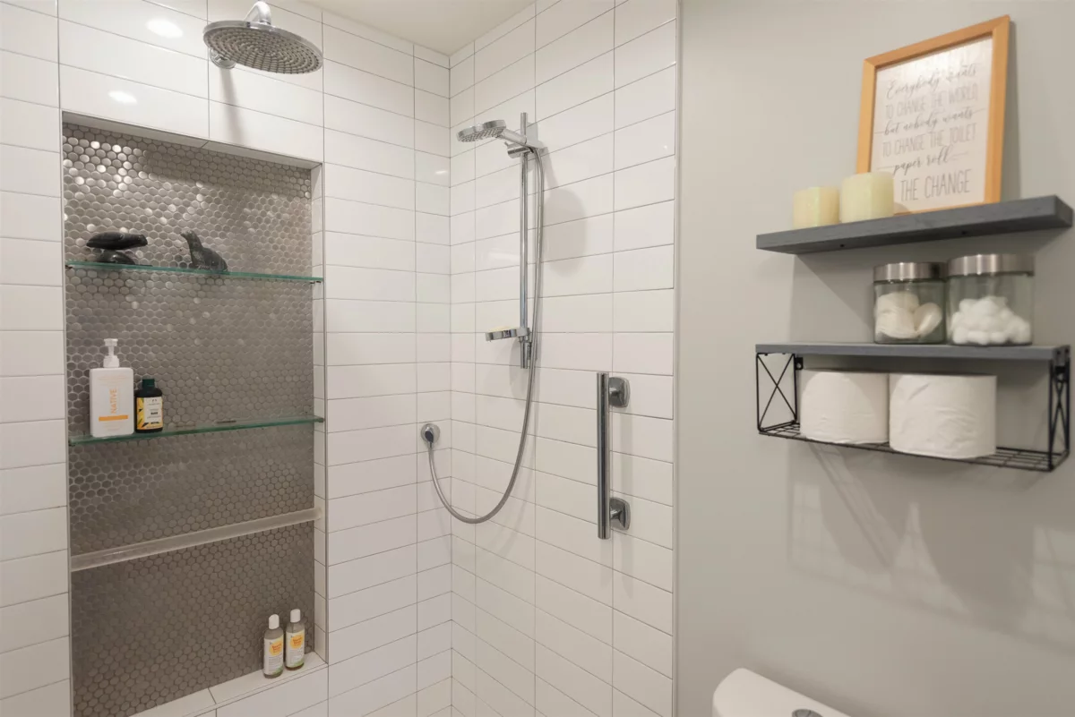 Guest Bathroom Photo of 111 5711 Ebbtide Street, Sechelt, BC