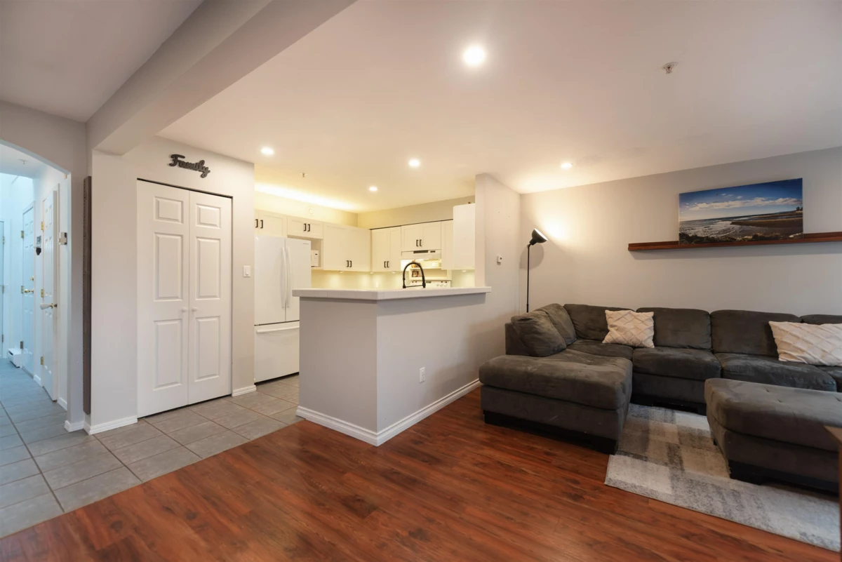 Kitchen Island Photo of 111 5711 Ebbtide Street, Sechelt, BC