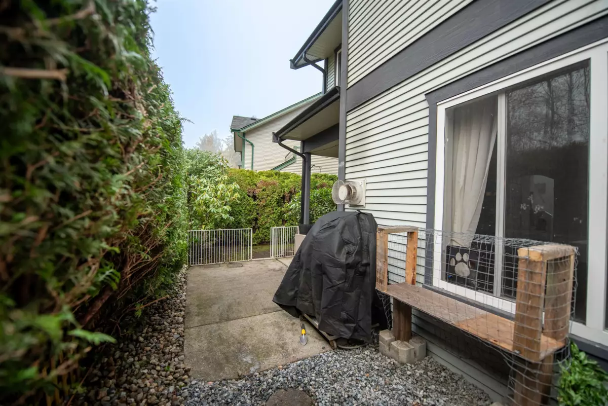 Mudroom Photo of 111 5711 Ebbtide Street, Sechelt, BC