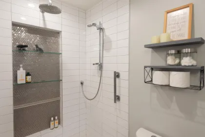 Guest Bathroom Photo of 111 5711 Ebbtide Street, Sechelt, BC