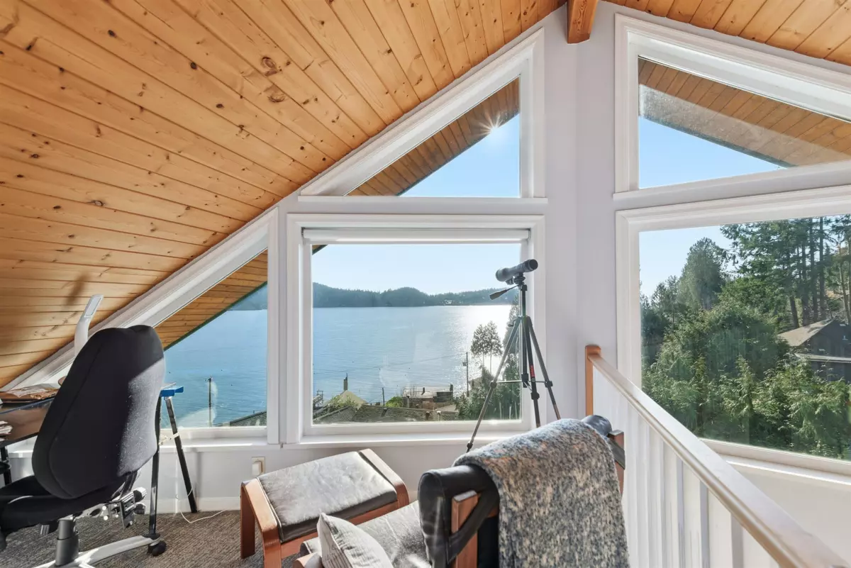 Basement Recreation Room Photo of 481 Central Avenue, Gibsons, BC