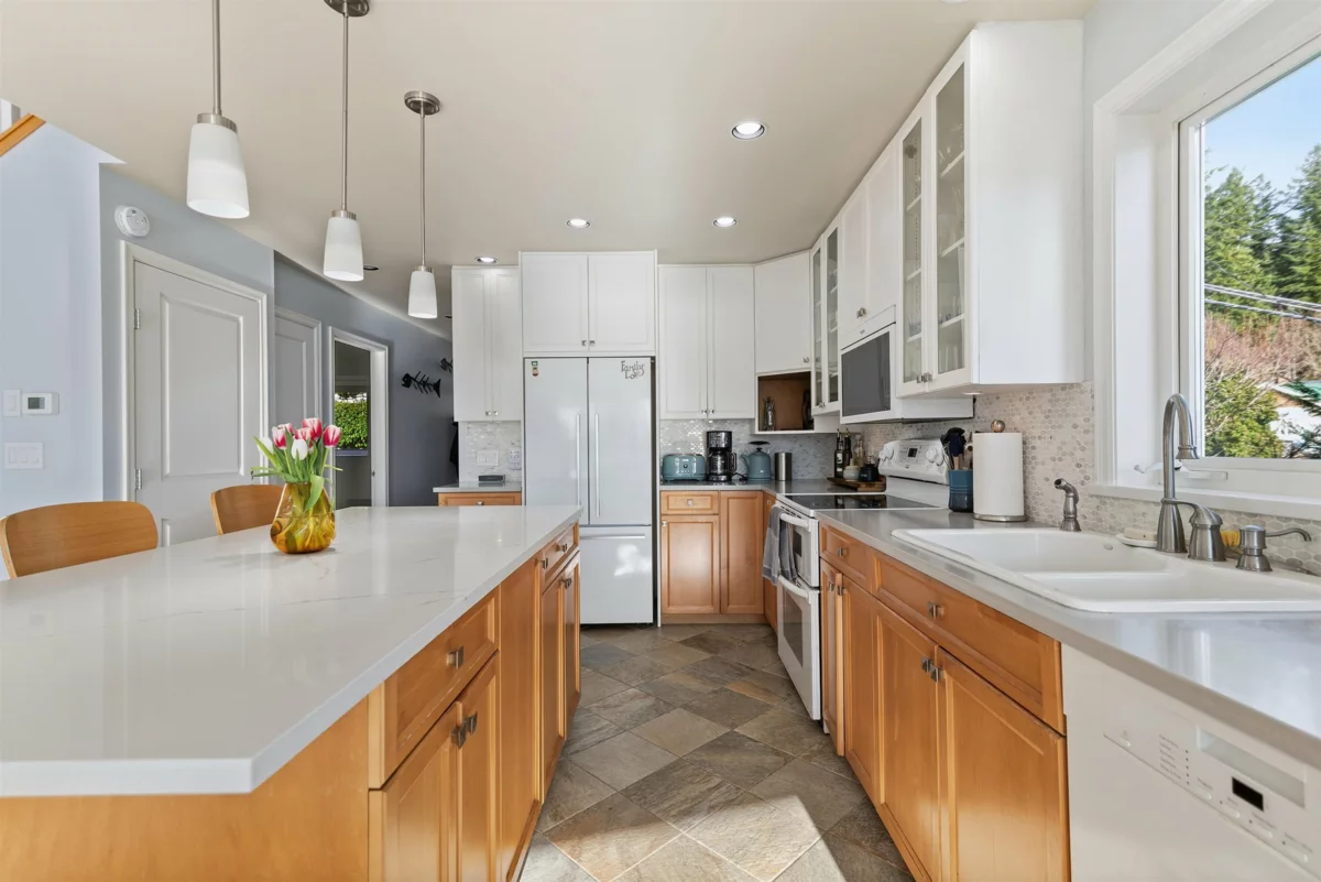 Bedroom 2 Photo of 481 Central Avenue, Gibsons, BC