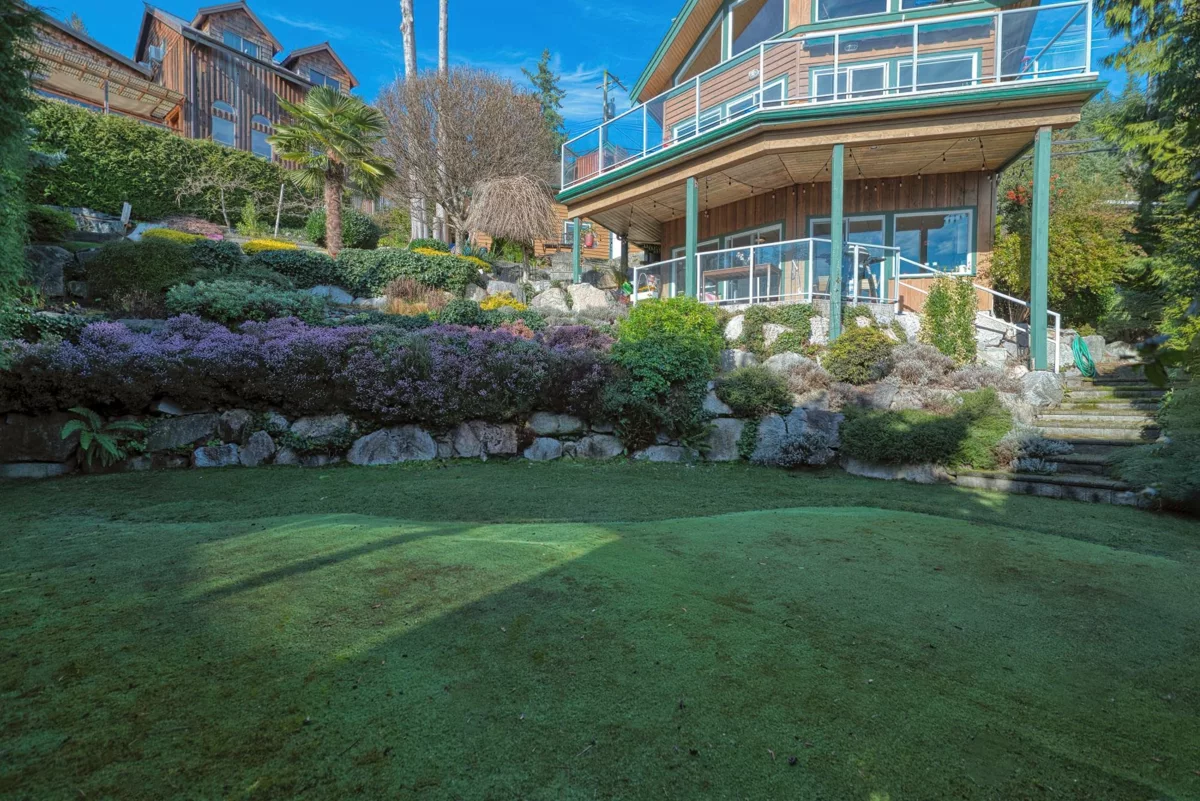 Dining Area Photo of 481 Central Avenue, Gibsons, BC