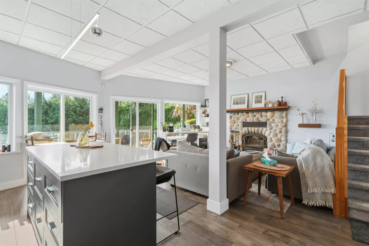 Front Yard Photo of 481 Central Avenue, Gibsons, BC