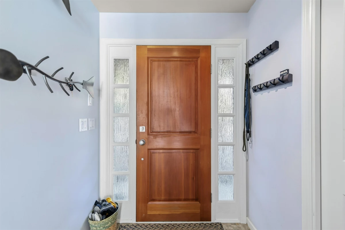 Garage Interior Photo of 481 Central Avenue, Gibsons, BC