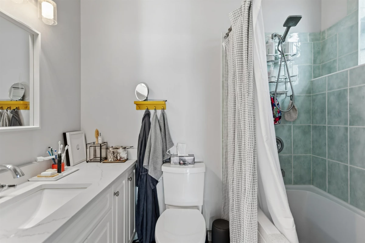 Outdoor Kitchen Photo of 481 Central Avenue, Gibsons, BC