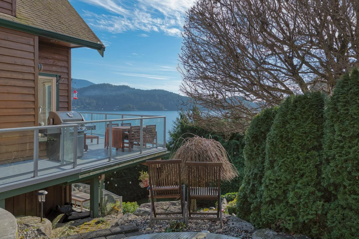 Outdoor Patio Photo of 481 Central Avenue, Gibsons, BC
