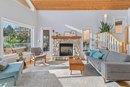 Primary Bedroom Photo of 481 Central Avenue, Gibsons, BC
