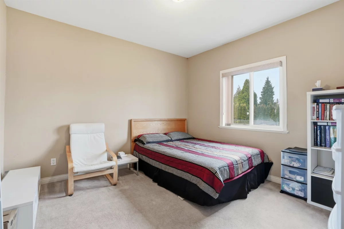 Bedroom 3 Photo of 6593 125a Street, Surrey, BC