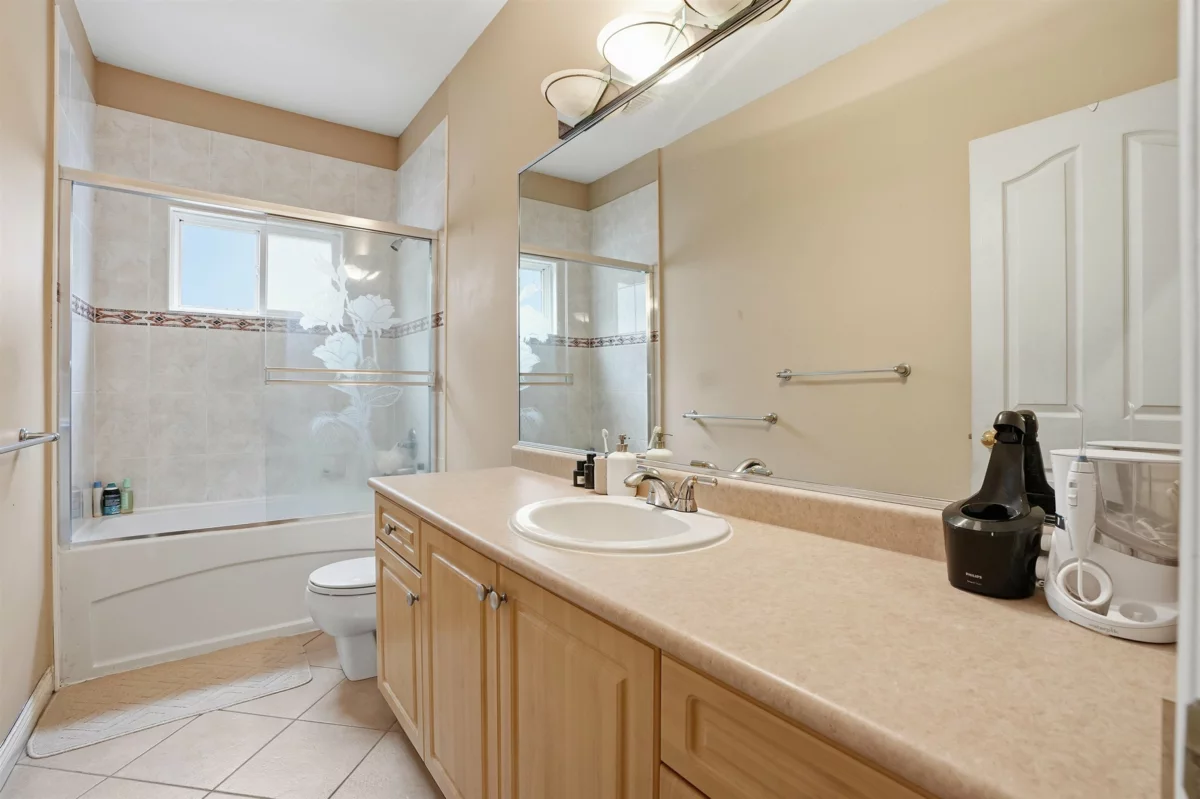 Guest Bathroom Photo of 6593 125a Street, Surrey, BC