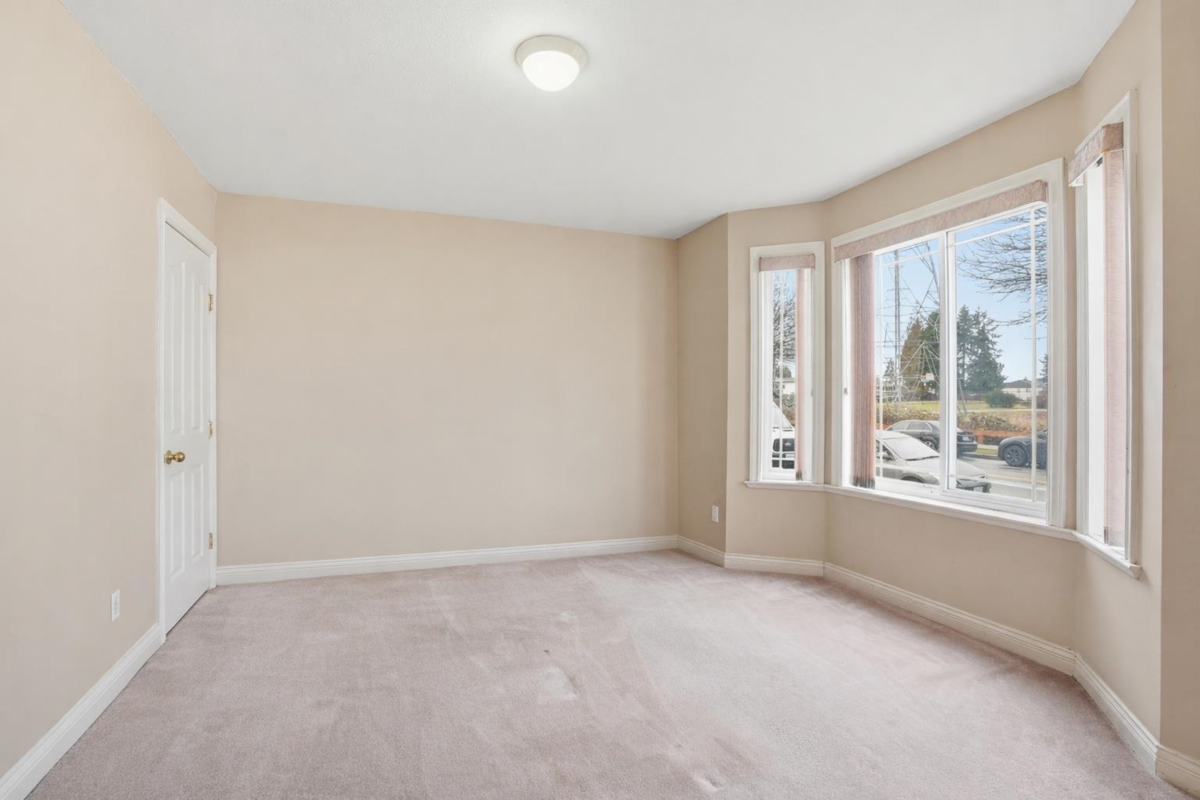 Powder Room Photo of 6593 125a Street, Surrey, BC