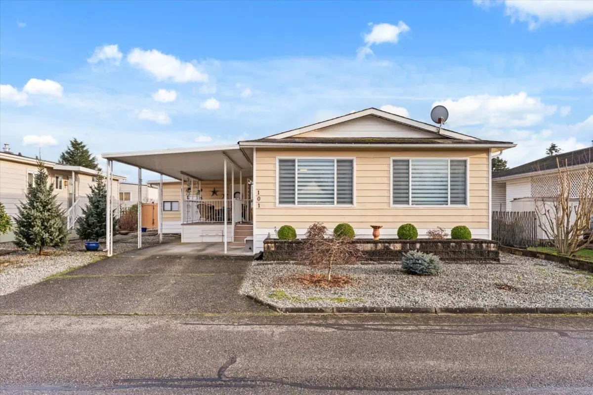 Exterior Front Photo of 101 9055 Ashwell Road, Chilliwack, BC