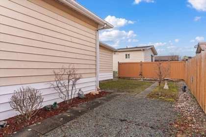 Swimming Pool Photo of 101 9055 Ashwell Road, Chilliwack, BC