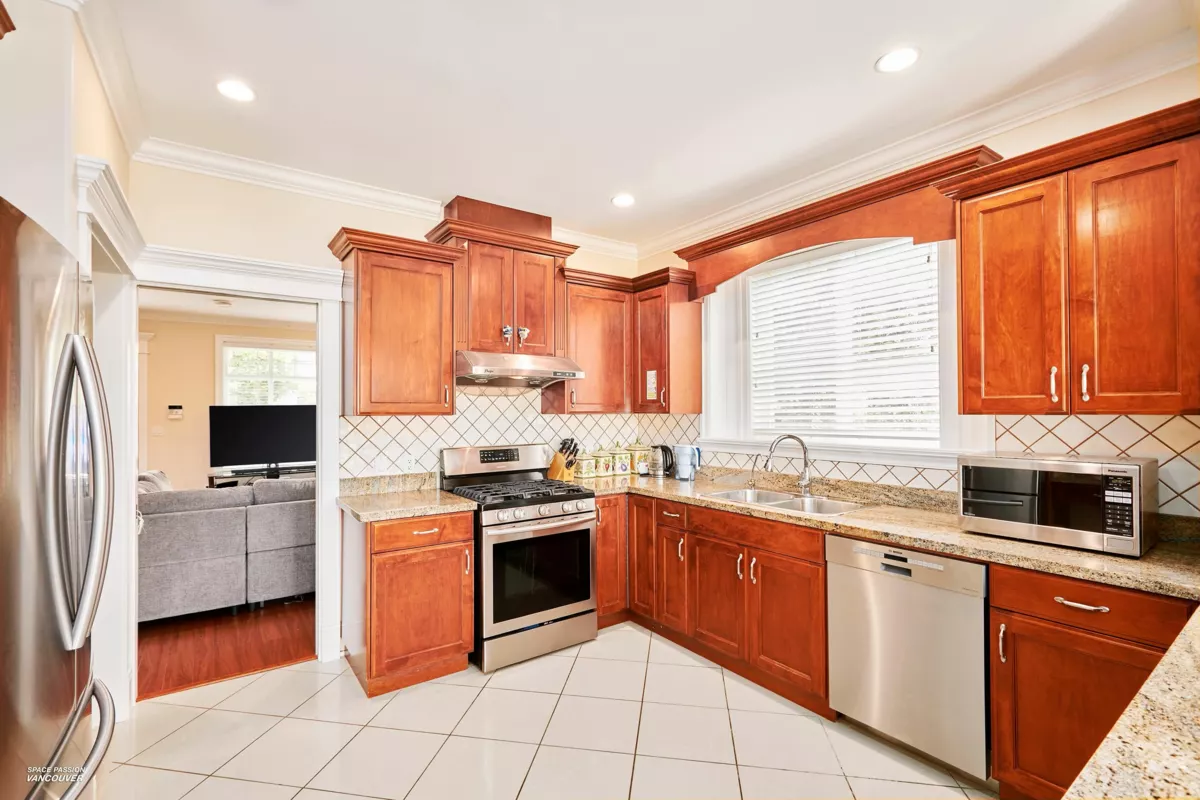 Breakfast Nook Photo of 3937 Elmwood Street, Burnaby, BC