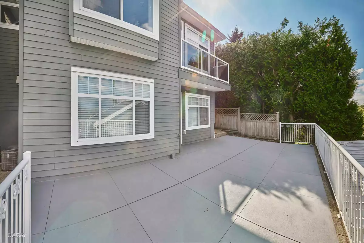 Garden / Landscaping Photo of 3937 Elmwood Street, Burnaby, BC