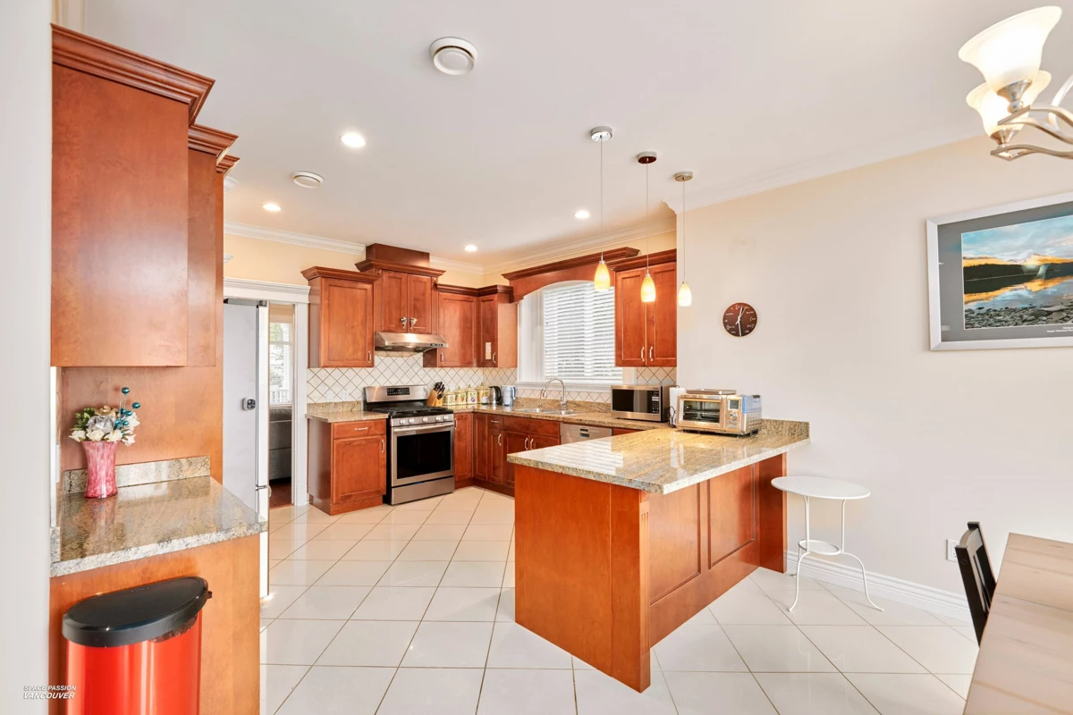Kitchen Island Photo of 3937 Elmwood Street, Burnaby, BC