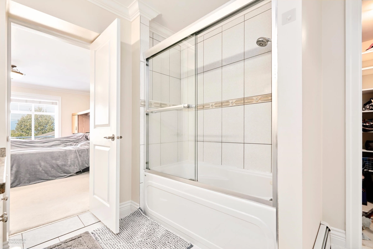 Loft / Bonus Room Photo of 3937 Elmwood Street, Burnaby, BC