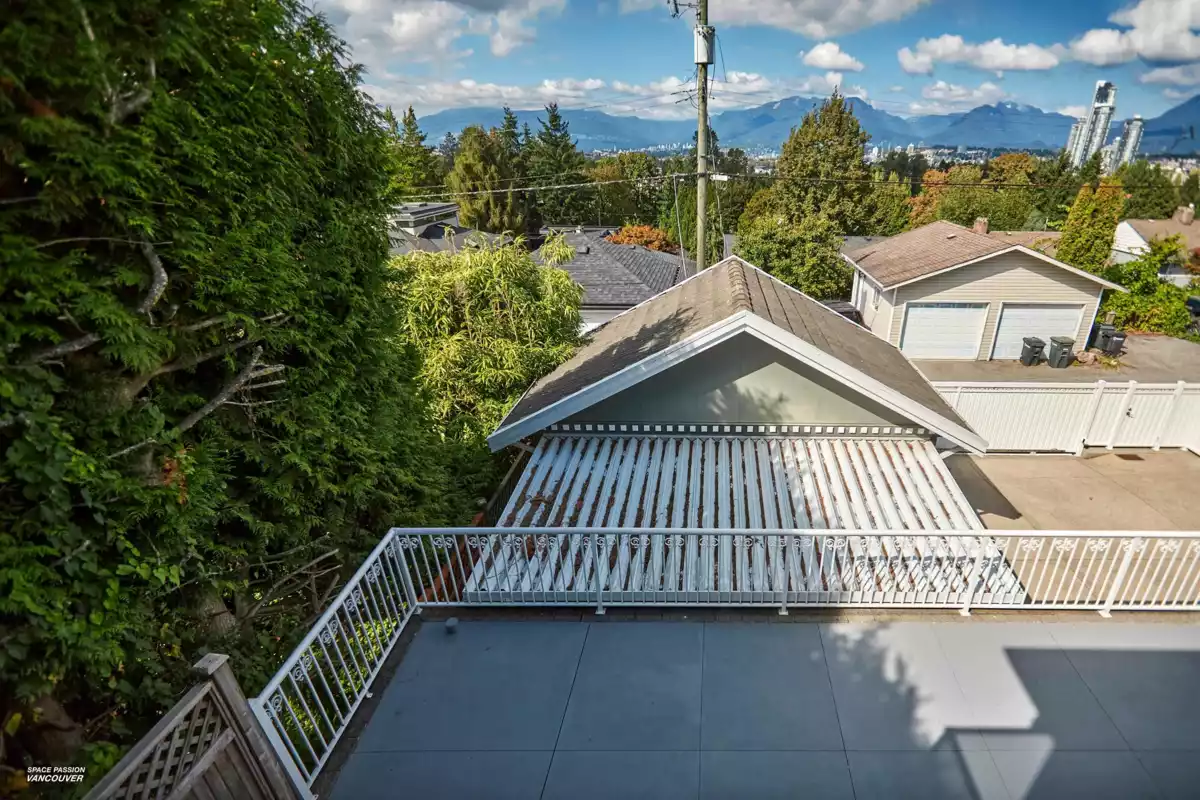 Outdoor Patio Photo of 3937 Elmwood Street, Burnaby, BC