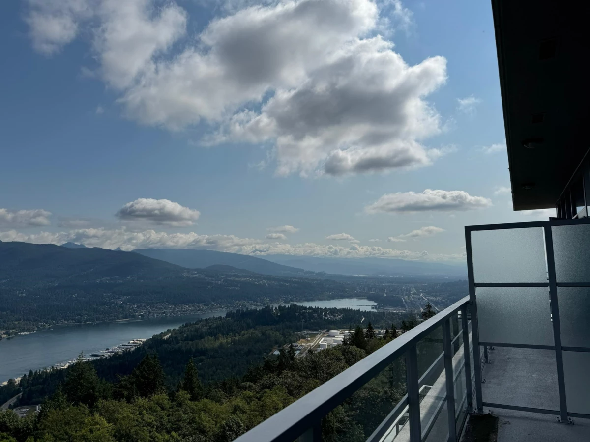 Dining Area Photo of 1702 9060 University Crescent, Burnaby, BC