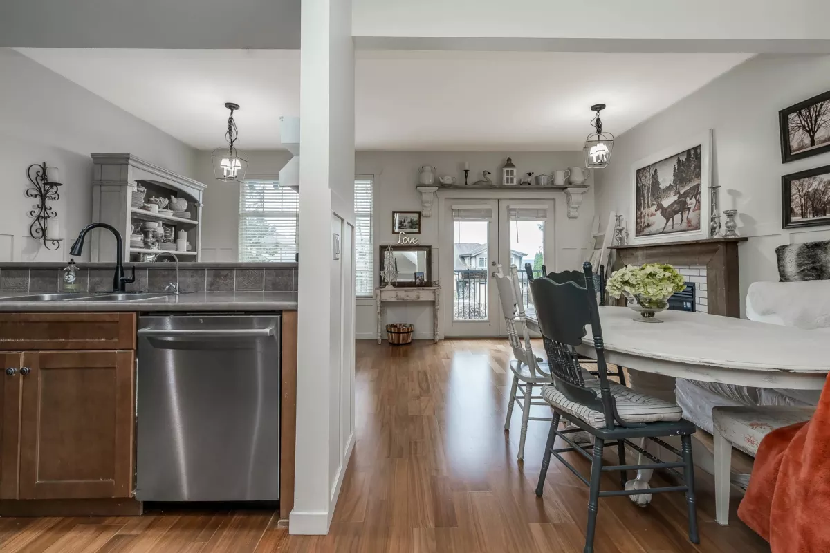 Walk-In Closet Photo of 14 20589 66 Avenue, Langley, BC