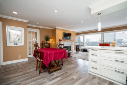 Kitchen Island Photo of 7 14045 Nico Wynd Place, Surrey, BC