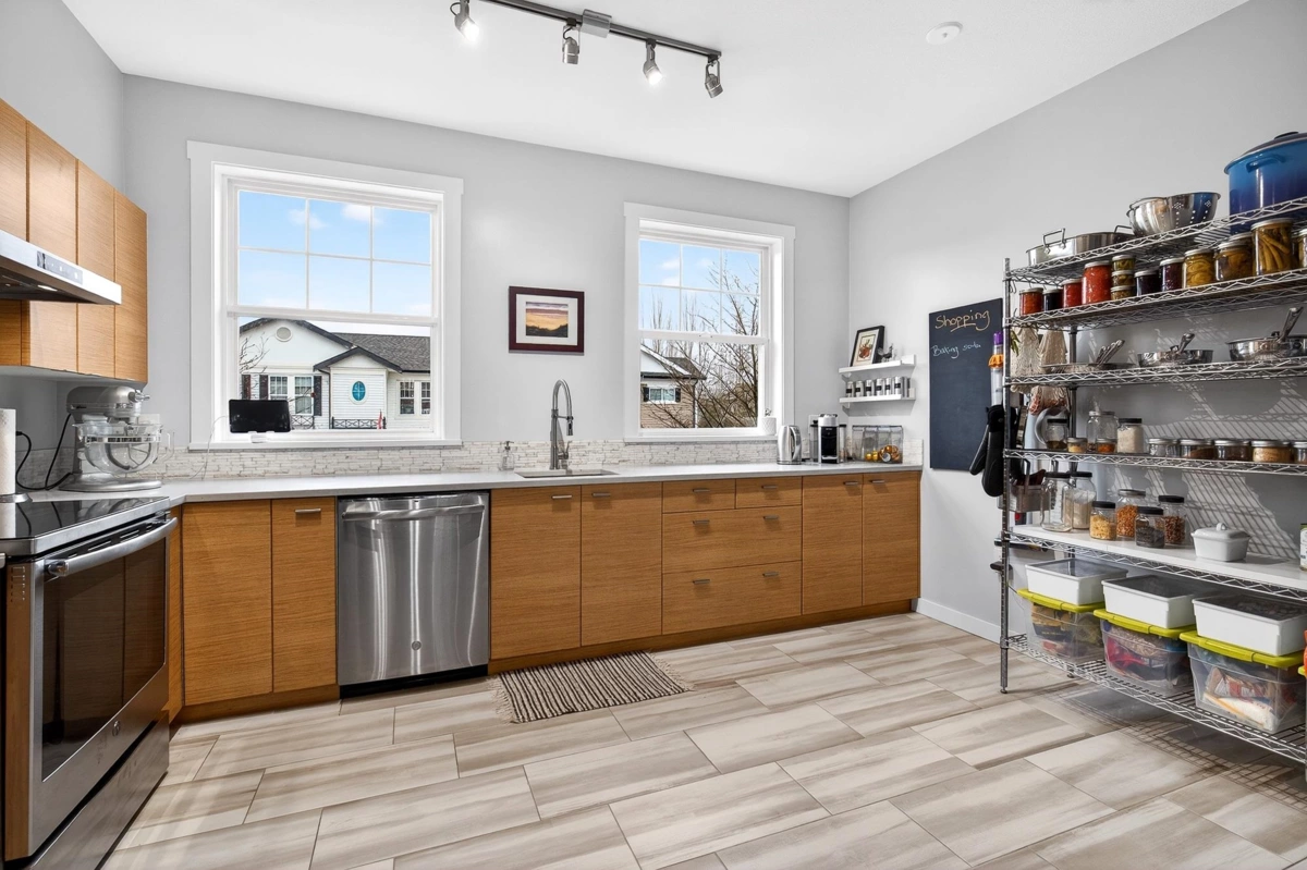 Primary Bathroom Photo of 68 11067 Barnston View Road, Pitt Meadows, BC