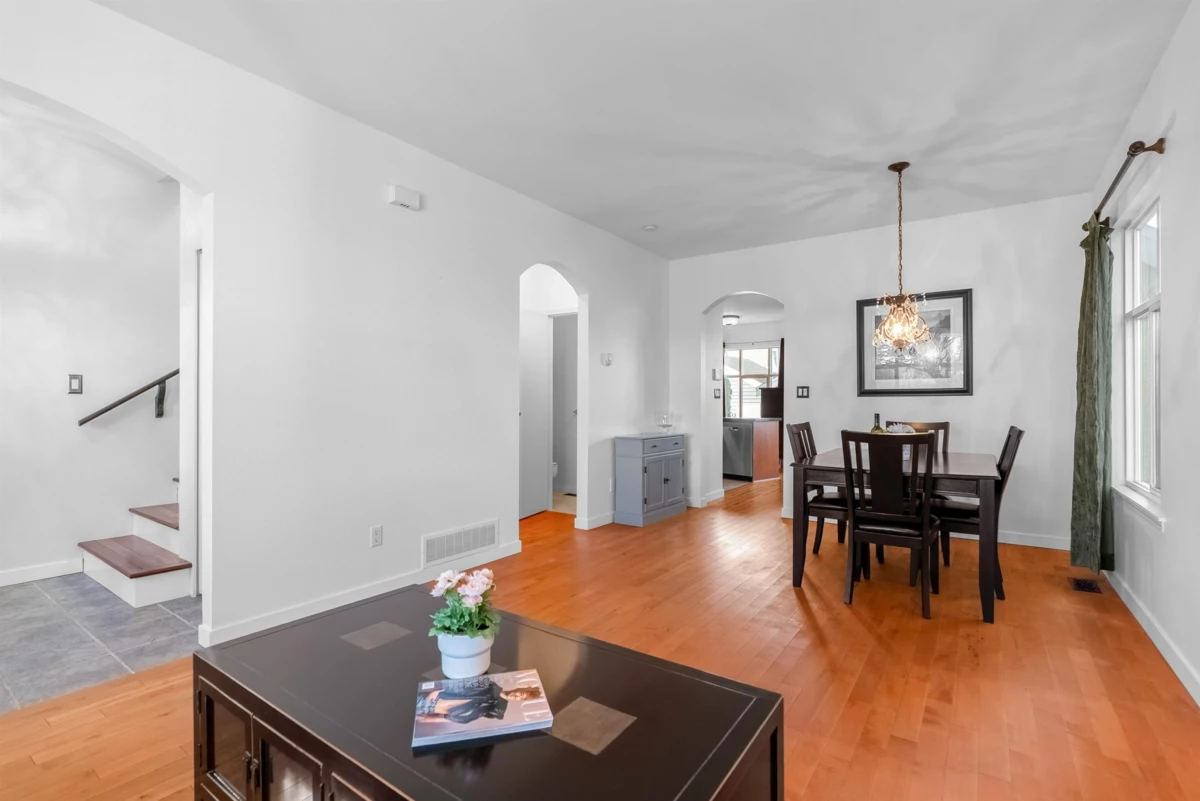 Breakfast Nook Photo of 1455 South Dyke Road, New Westminster, BC