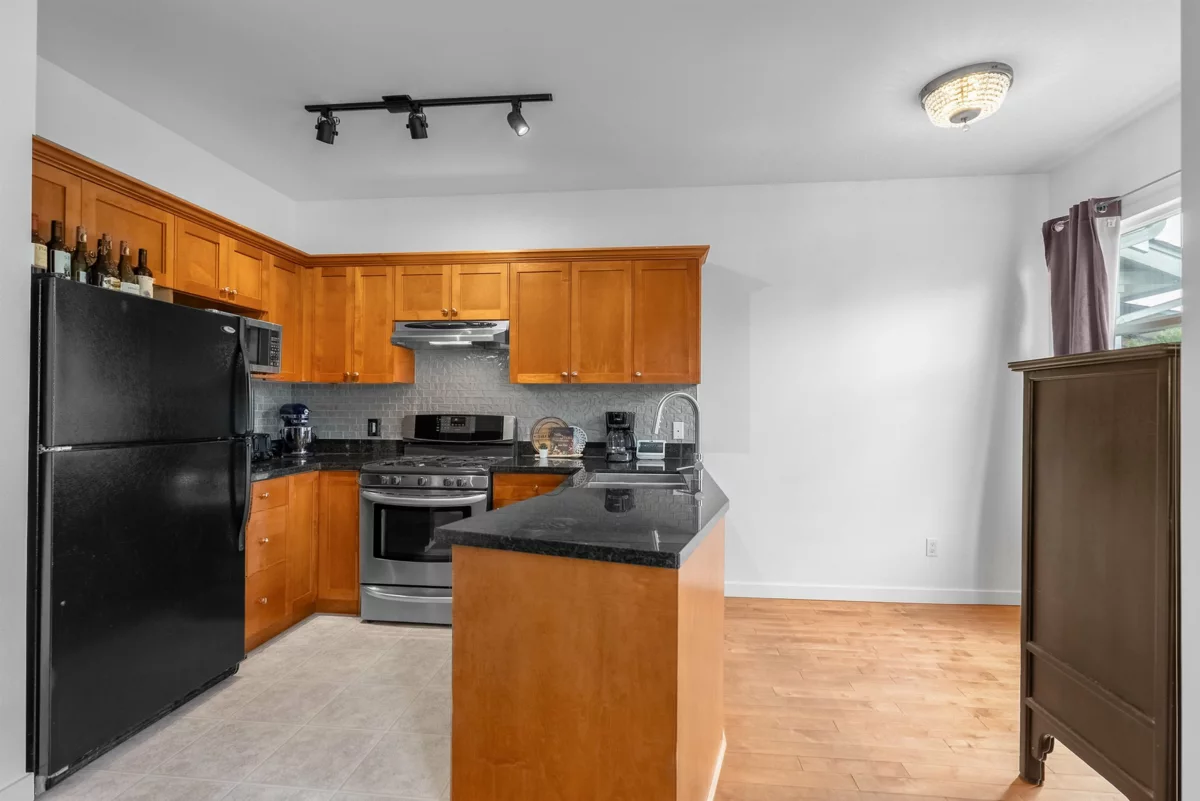 Walk-In Closet Photo of 1455 South Dyke Road, New Westminster, BC