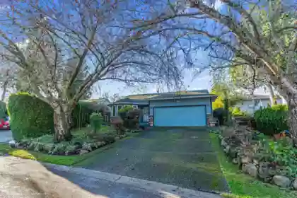 12905 65 Avenue, Surrey, BC, West Newton — 3 bed single family residence for sale