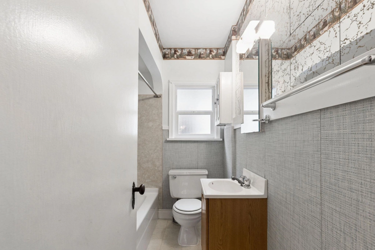 Primary Bathroom Photo of 7621 Cartier Street, Vancouver, BC