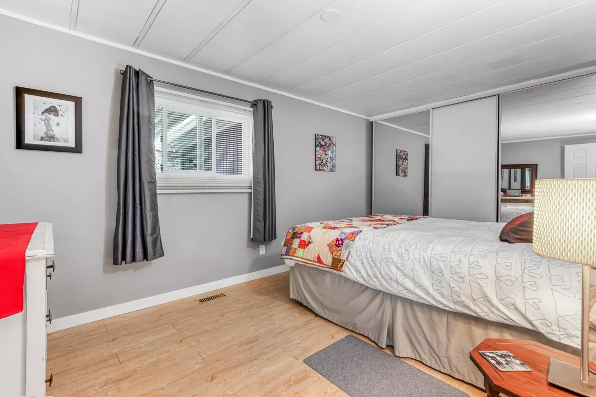 Breakfast Nook Photo of 400A Sundance Crescent, West Vancouver, BC