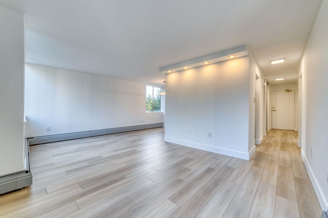 Dining Area Photo of 1108 2004 Fullerton Avenue, North Vancouver, BC