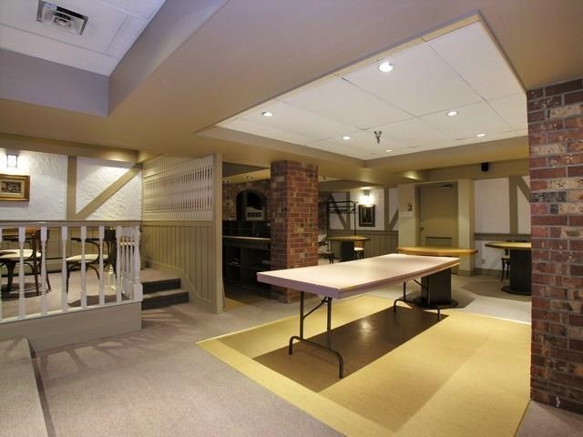 Entry Foyer Photo of 1108 2004 Fullerton Avenue, North Vancouver, BC