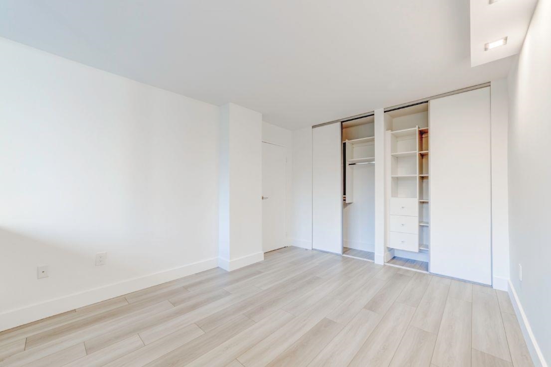 Walk-In Closet Photo of 1108 2004 Fullerton Avenue, North Vancouver, BC