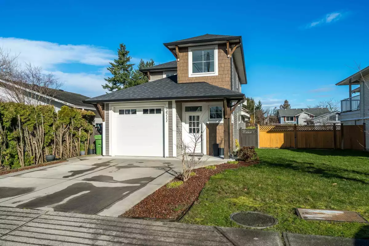 Exterior Rear Photo of 34711 2 Avenue, Abbotsford, BC