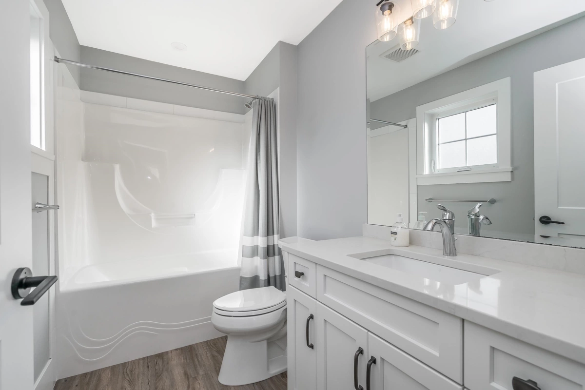 Front Yard Photo of 34711 2 Avenue, Abbotsford, BC