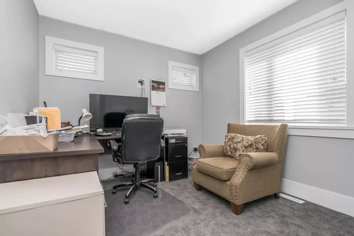 Outdoor Deck Photo of 34711 2 Avenue, Abbotsford, BC