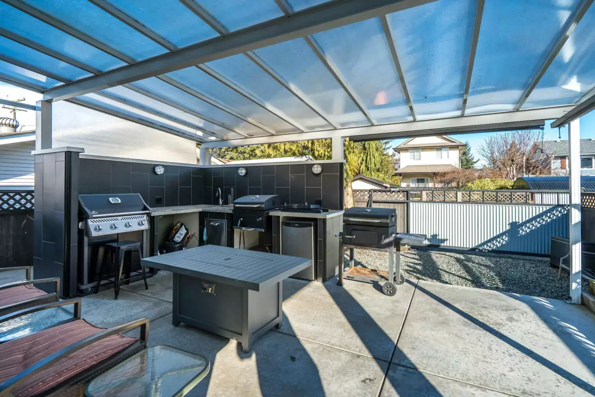 Outdoor Kitchen Photo of 34711 2 Avenue, Abbotsford, BC