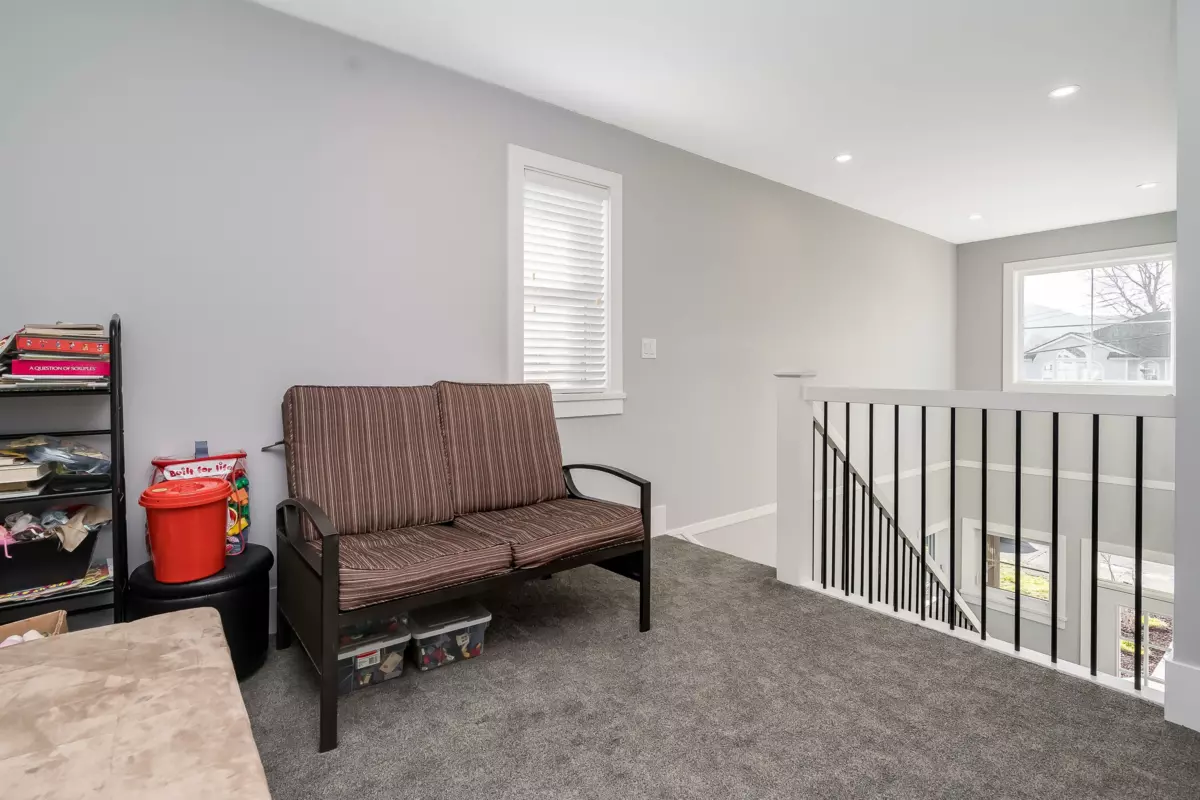 Outdoor Patio Photo of 34711 2 Avenue, Abbotsford, BC