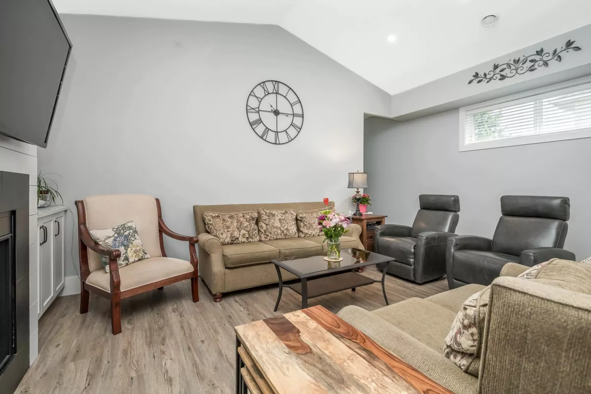 Pantry Photo of 34711 2 Avenue, Abbotsford, BC