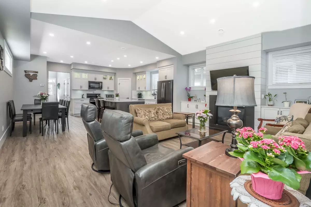 Primary Bedroom Photo of 34711 2 Avenue, Abbotsford, BC