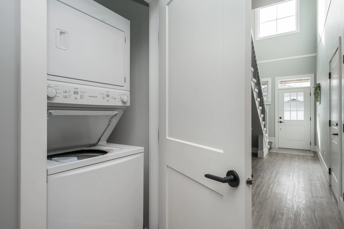 Staircase Photo of 34711 2 Avenue, Abbotsford, BC