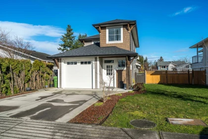 34711 2 Avenue, Abbotsford, BC
