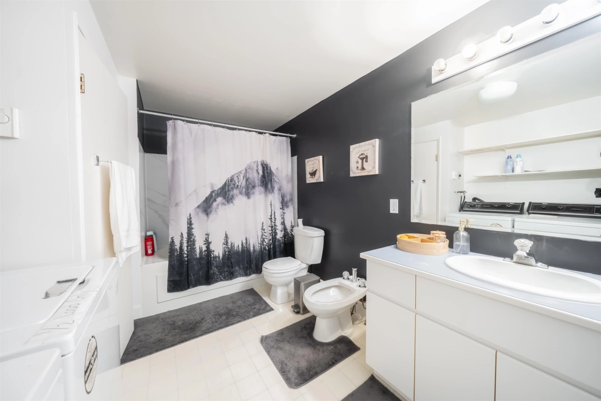 Basement Recreation Room Photo of 1372 Ottawa Avenue, West Vancouver, BC