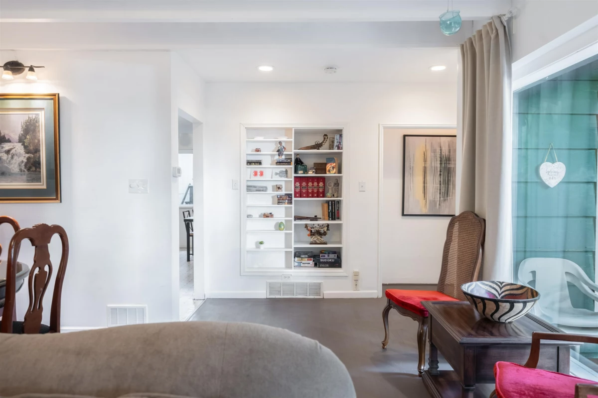 Kitchen Photo of 1372 Ottawa Avenue, West Vancouver, BC