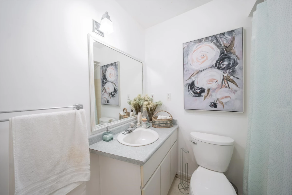 Laundry Room Photo of 1372 Ottawa Avenue, West Vancouver, BC