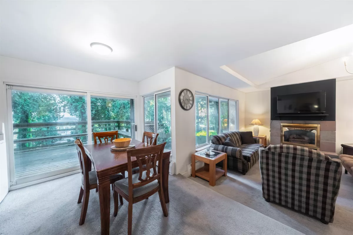 Powder Room Photo of 1372 Ottawa Avenue, West Vancouver, BC