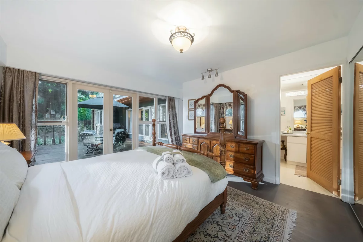 Primary Bathroom Photo of 1372 Ottawa Avenue, West Vancouver, BC
