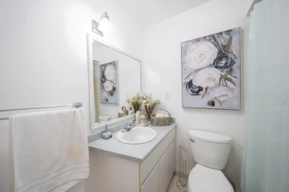 Laundry Room Photo of 1372 Ottawa Avenue, West Vancouver, BC